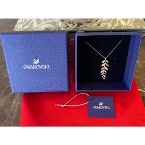 Swarovski Crystal Mayfly Leaf Necklace In Gold - Full Inclusion